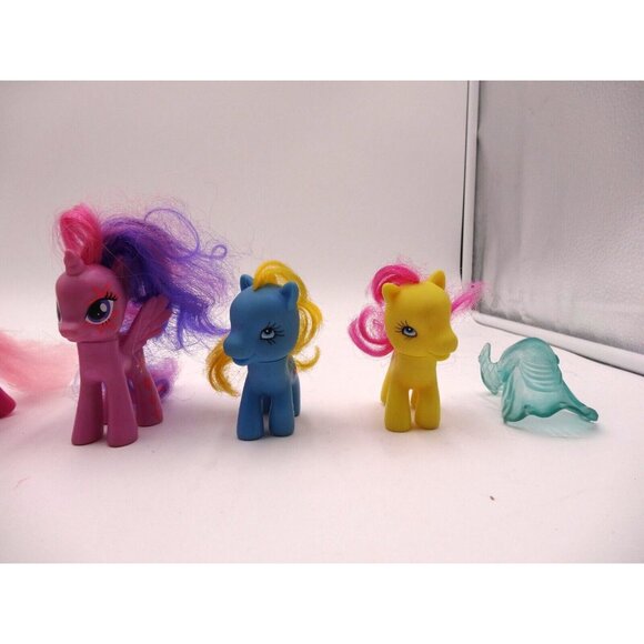 My Little Pony Explore Equestria Crystal Empire Castle Playset with Figures - Picture 15 of 16